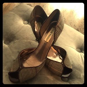 Peep toe black/tan heels